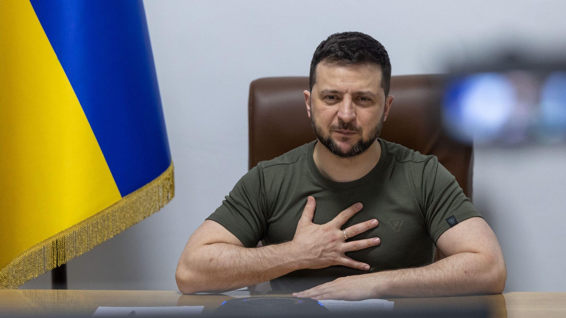 Зеленский продлил военное положение и всеобщую мобилизацию на Украине Зеленский продлил военное положение и всеобщую мобилизацию на Украине