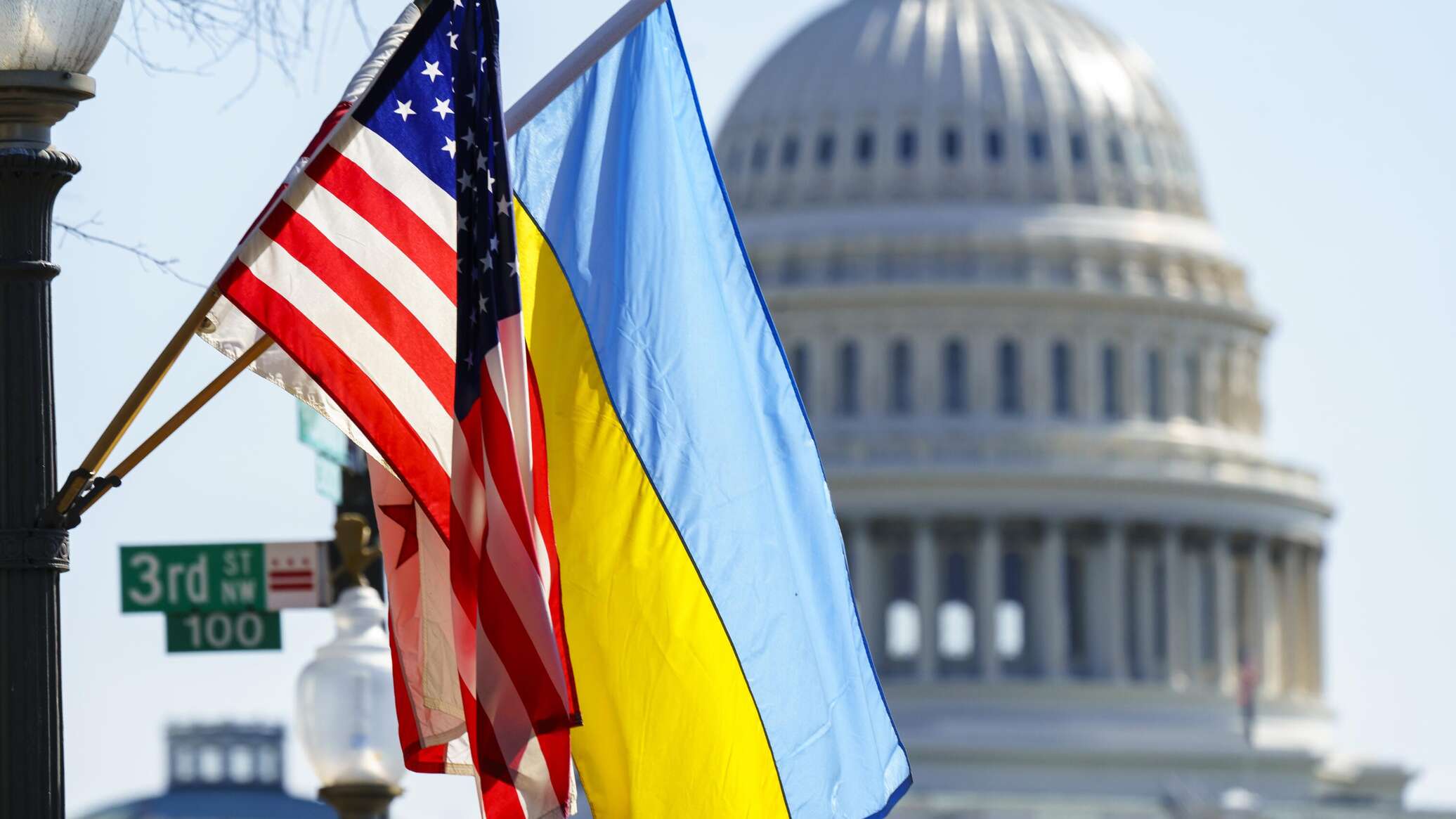США выделяет Украине пакет военной помощи на 400 миллионов долларов США выделяет Украине пакет военной помощи на 400 миллионов долларов