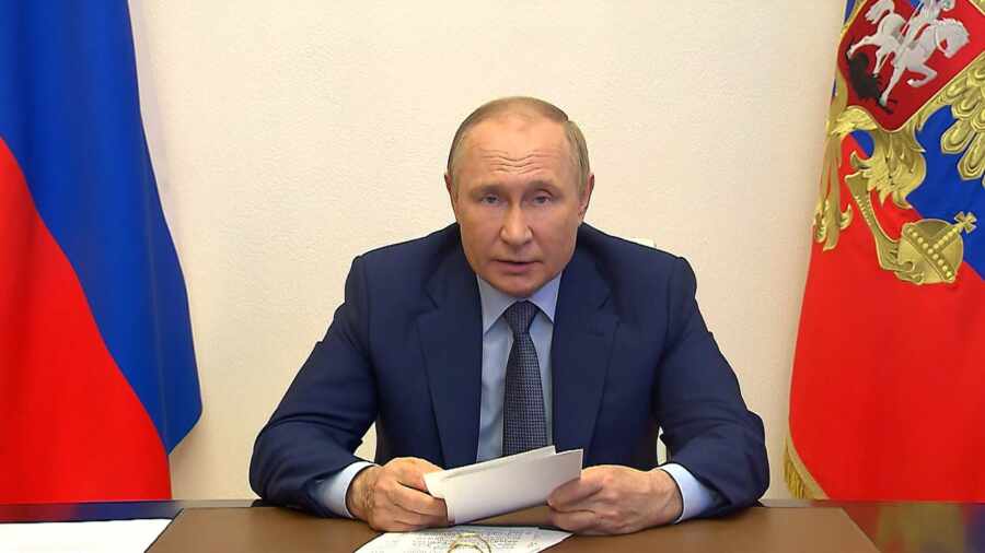 Путин поздравил жителей ДНР и ЛНР с 10-летием образования республик Путин поздравил жителей ДНР и ЛНР с 10-летием образования республик