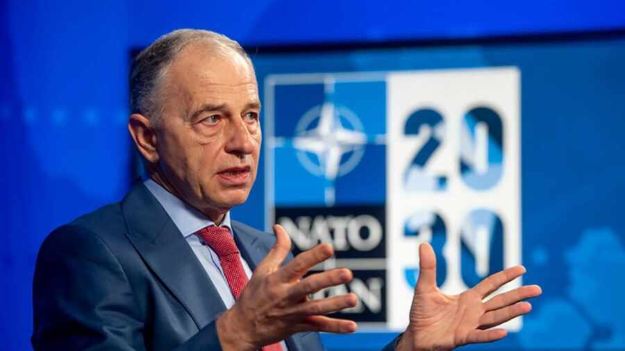 Замгенсека НАТО Джоанэ исключил планы по развертыванию войск на Украине Замгенсека НАТО Джоанэ исключил планы по развертыванию войск на Украине