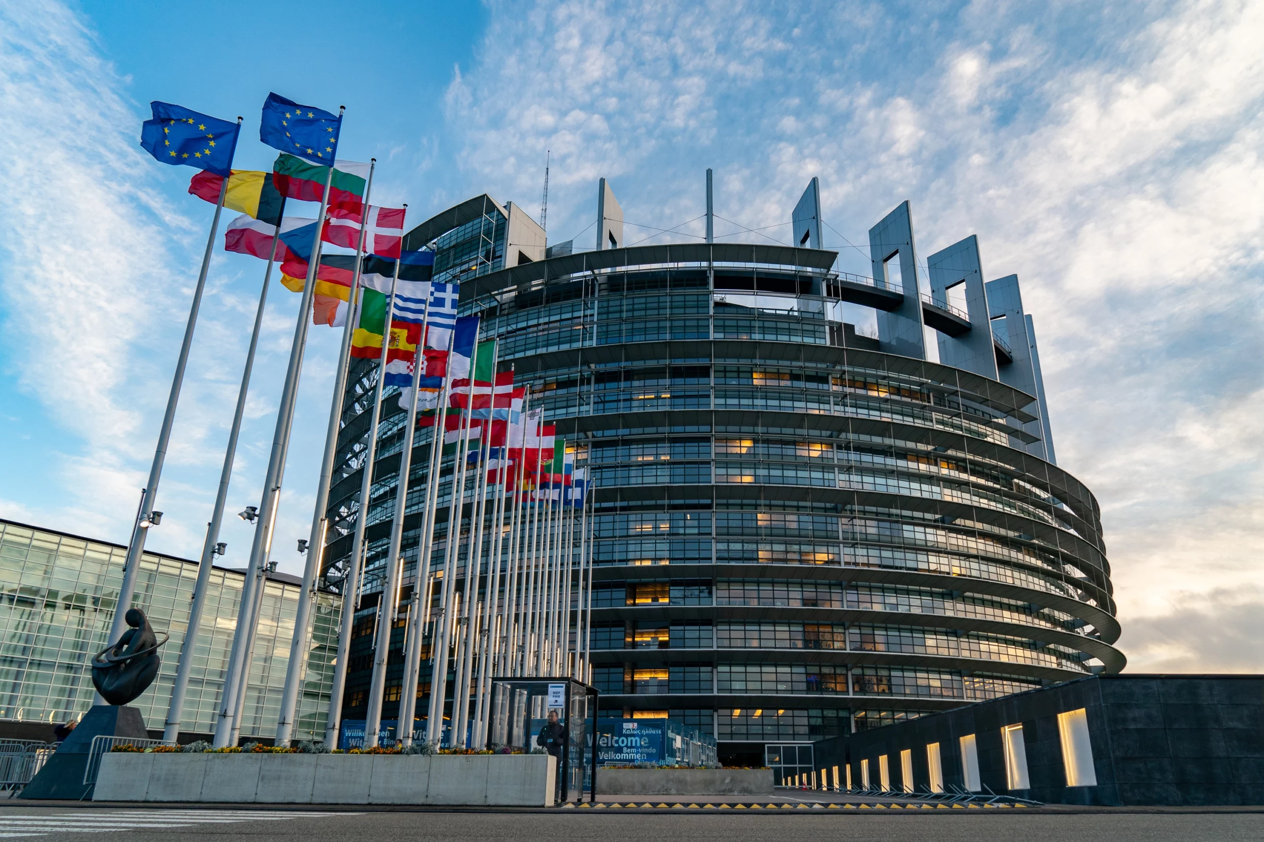 Европейские политики и ученые потребовали прекратить конфликт на Украине Европейские политики и ученые потребовали прекратить конфликт на Украине