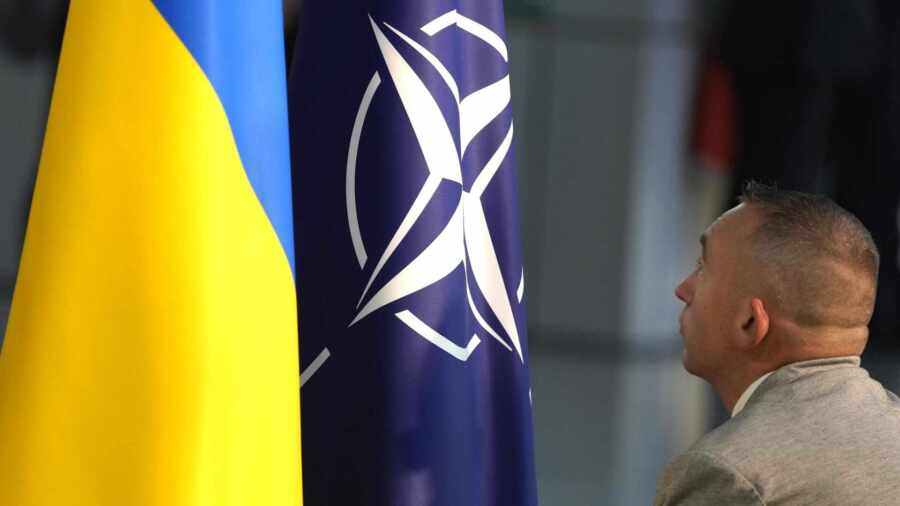 Европейские ястребы готовы лететь впереди американского «паровоза» Европейские ястребы готовы лететь впереди американского «паровоза»