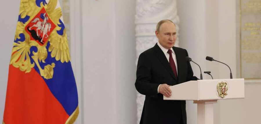 Путин назвал опорой и броней России отстаивающих правду и суверенитет бойцов СВО Путин назвал опорой и броней России отстаивающих правду и суверенитет бойцов СВО