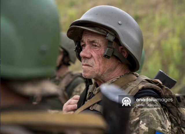 Украина принудительно мобилизует пожилых людей в ряды ВСУ Украина принудительно мобилизует пожилых людей в ряды ВСУ