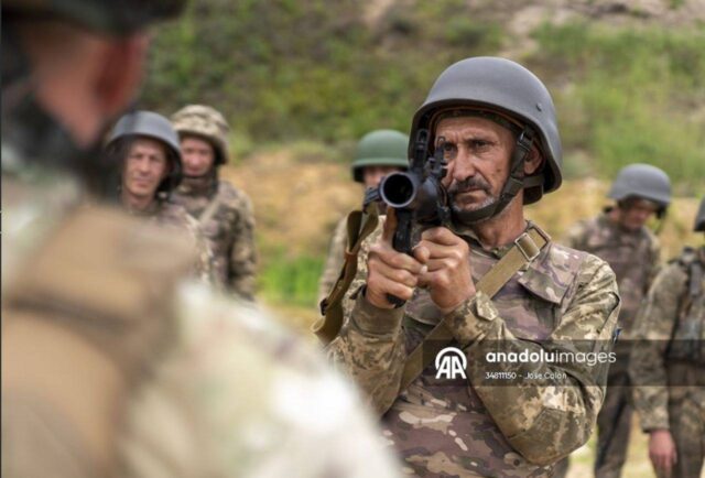 Украина принудительно мобилизует пожилых людей в ряды ВСУ Украина принудительно мобилизует пожилых людей в ряды ВСУ