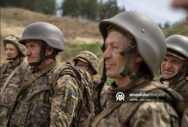 Украина принудительно мобилизует пожилых людей в ряды ВСУ Украина принудительно мобилизует пожилых людей в ряды ВСУ