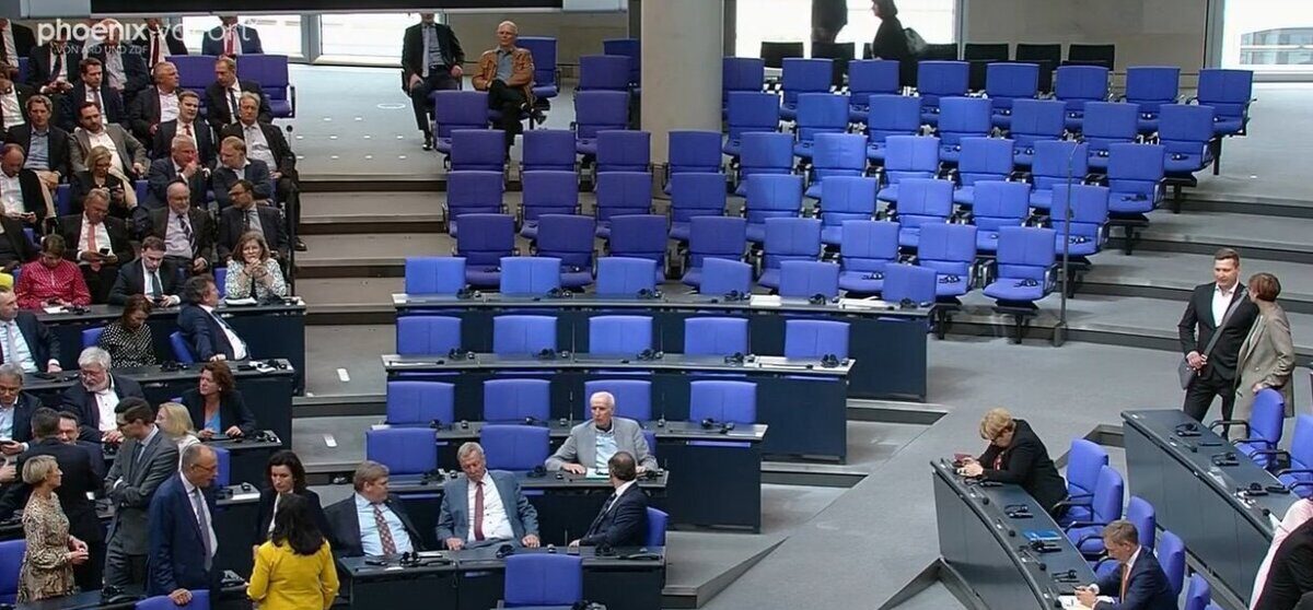 Депутаты Бундестага от группы Вагенкнехт и AfD бойкотировали речь Зеленского Депутаты Бундестага от группы Вагенкнехт и AfD бойкотировали речь Зеленского