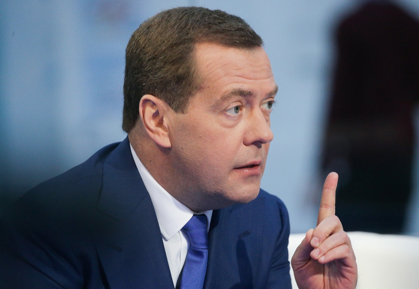Медведев назвал позором и сюрреализмом «саммит мира» в Швейцарии Медведев назвал позором и сюрреализмом «саммит мира» в Швейцарии