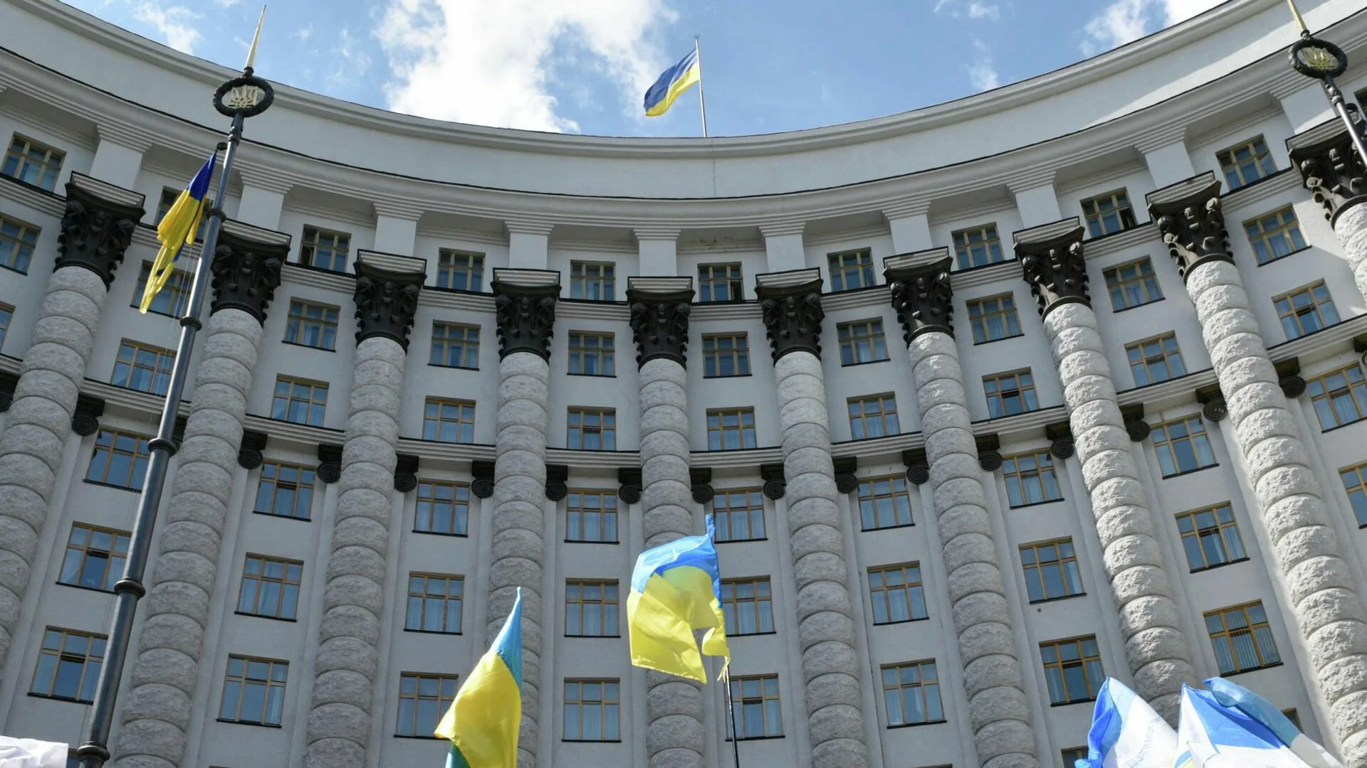 Украине грозит дефолт через 1,5 месяца – Reuters Украине грозит дефолт через 1,5 месяца – Reuters