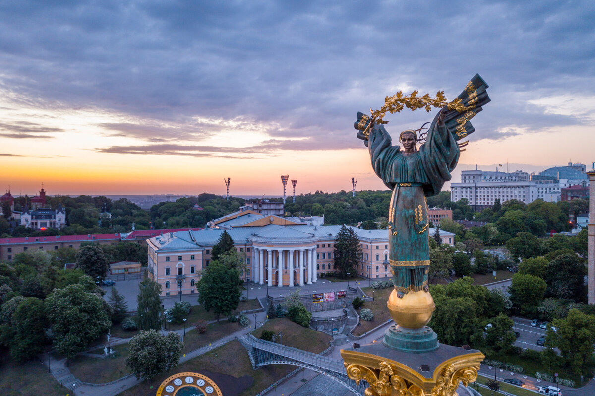 Коммюнике саммита по Украине позволит Киеву вести переговоры с Москвой – Бортник Коммюнике саммита по Украине позволит Киеву вести переговоры с Москвой – Бортник