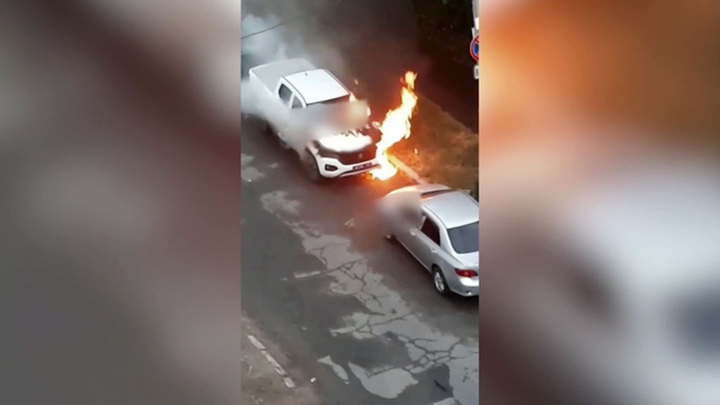 В Одессе подожгли машину военных – «Страна» В Одессе подожгли машину военных – «Страна»