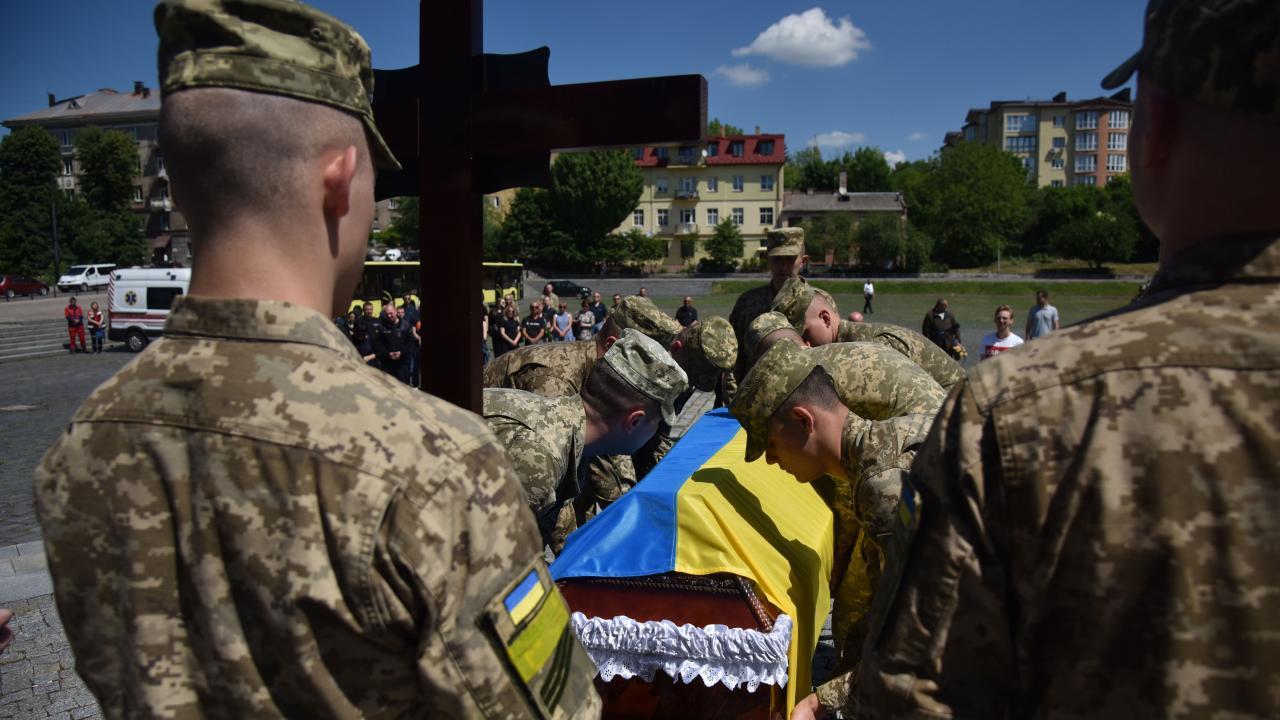 ВСУ ежедневно теряют по бригаде в зоне конфликта – эксперт Джонсон ВСУ ежедневно теряют по бригаде в зоне конфликта – эксперт Джонсон