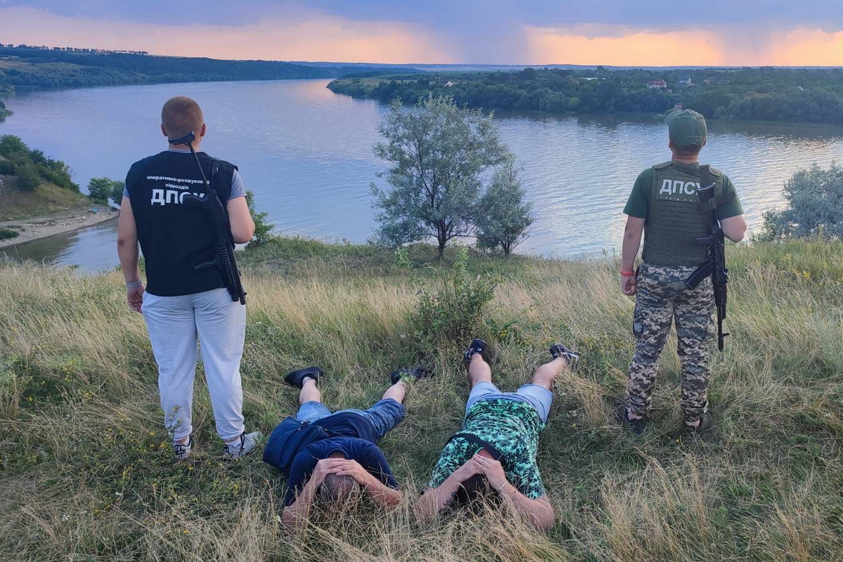 Более 100 уклонистов ежедневно пытаются сбежать с Украины – Матвийчук Более 100 уклонистов ежедневно пытаются сбежать с Украины – Матвийчук