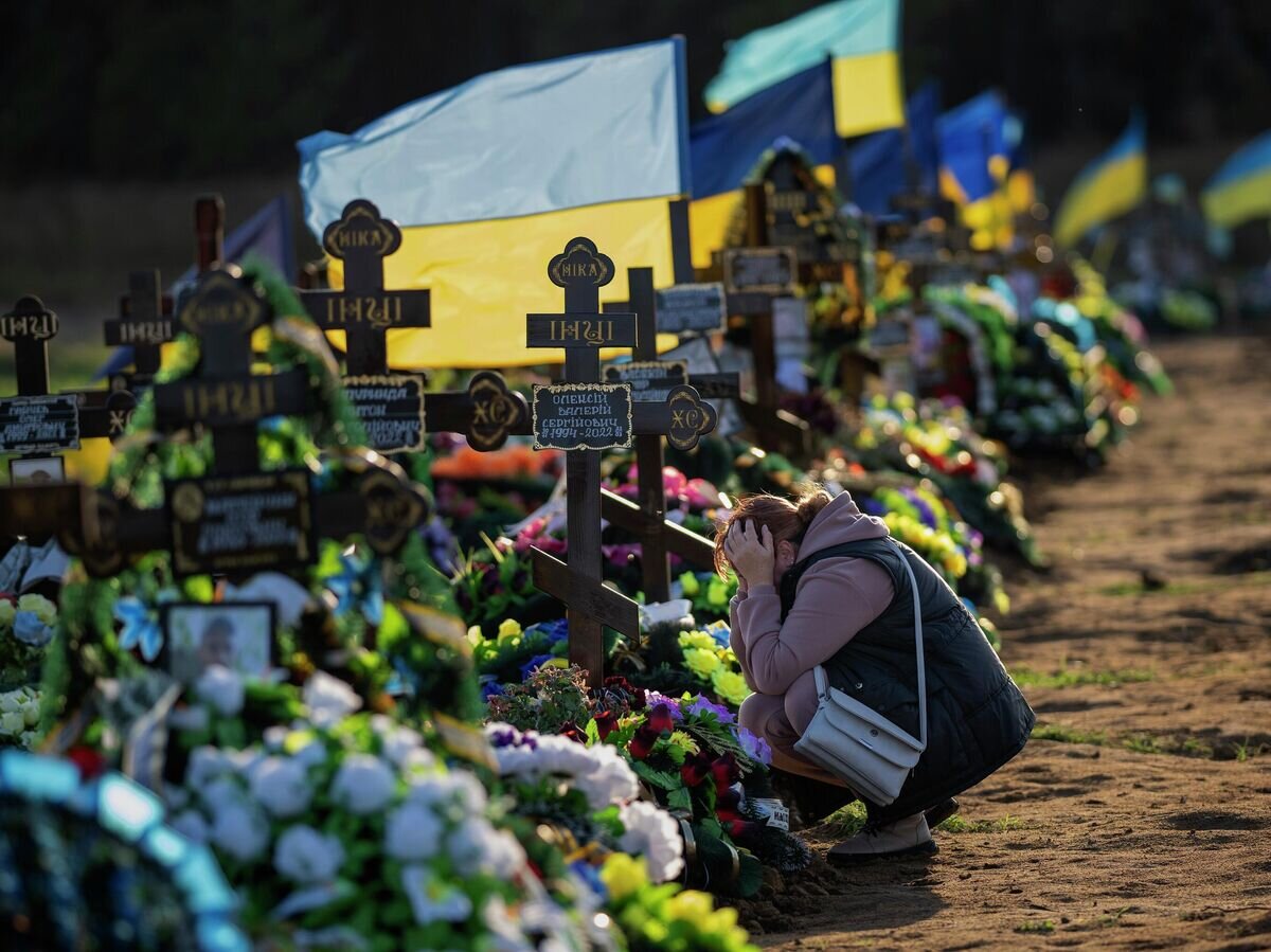 Западу не нужен мир на Украине, он посылает украинцев на смерть – Сакс Западу не нужен мир на Украине, он посылает украинцев на смерть – Сакс