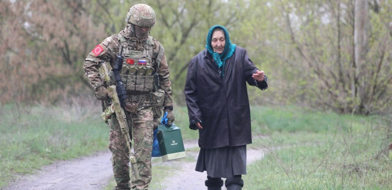 Жители подконтрольной Украине части ДНР стремятся попасть в Россию Жители подконтрольной Украине части ДНР стремятся попасть в Россию