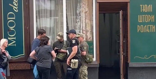 Бизнес на Украине обязали сообщать в военкомат об отказе работников от повестки Бизнес на Украине обязали сообщать в военкомат об отказе работников от повестки