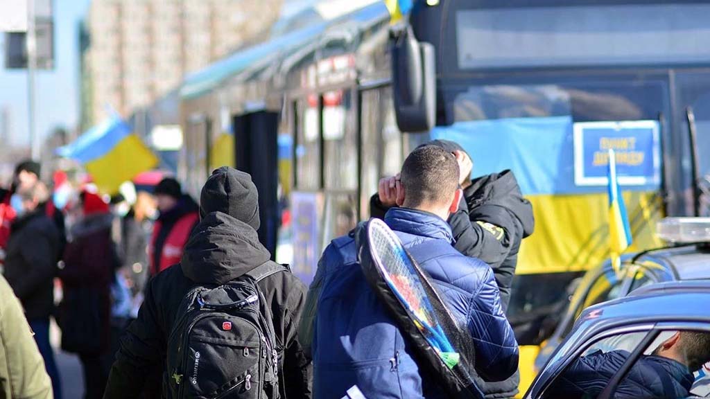 ФРГ готова депортировать украинцев в случае победы блока ХДС/ХСС – Зедер ФРГ готова депортировать украинцев в случае победы блока ХДС/ХСС – Зедер