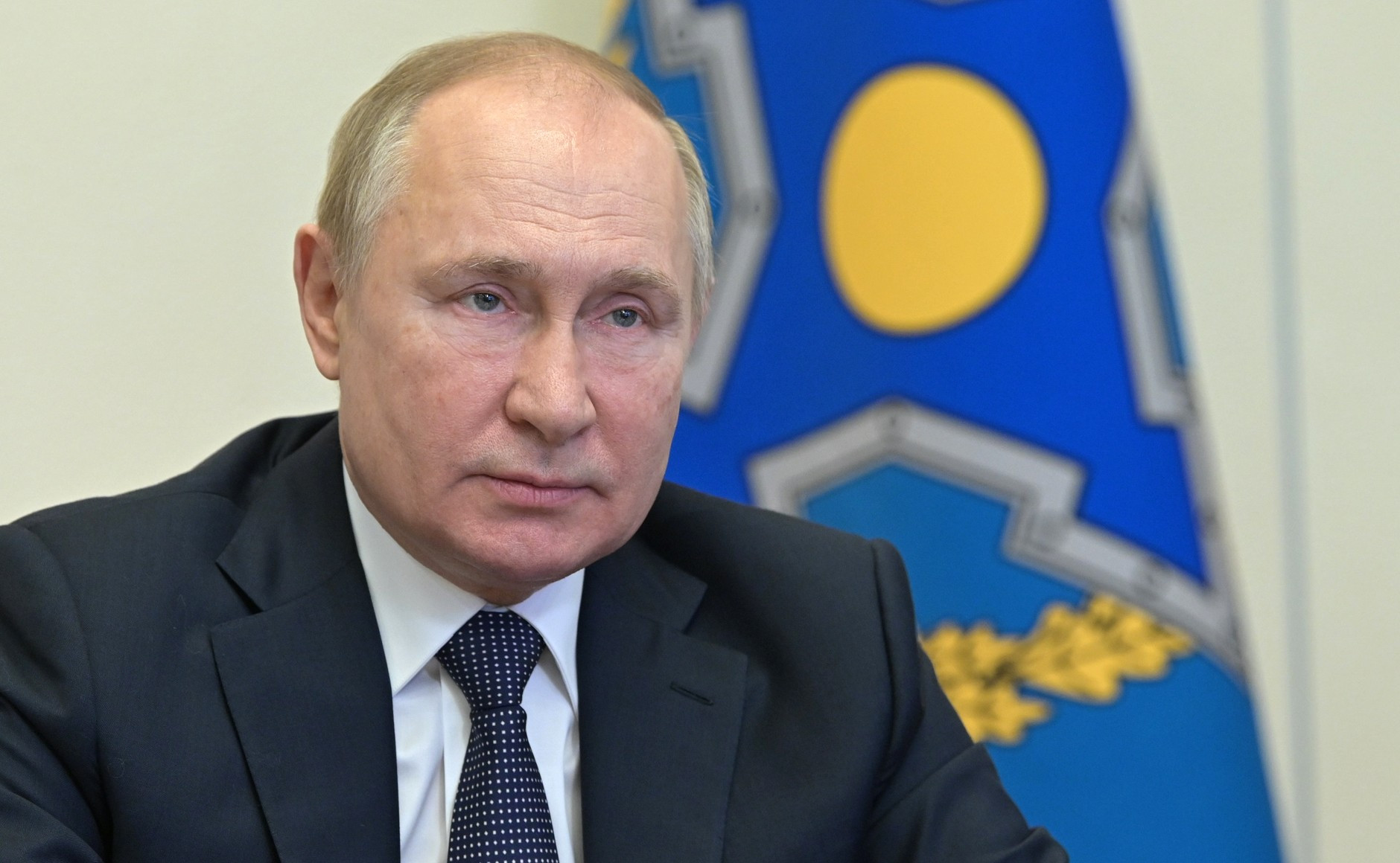 Путин ждёт катастрофу: Хазин раскрыл план президента Путин ждёт катастрофу: Хазин раскрыл план президента