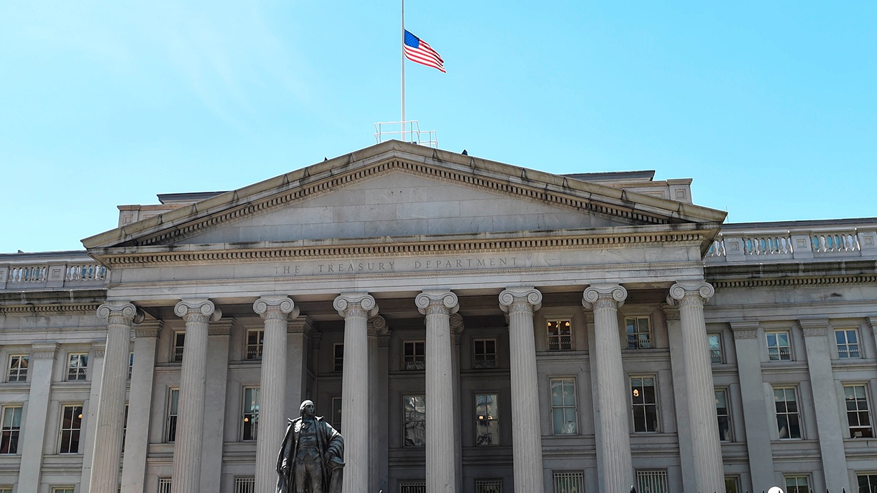 Минфин США обязал держателей активов РФ отчитаться об их наличии Минфин США обязал держателей активов РФ отчитаться об их наличии