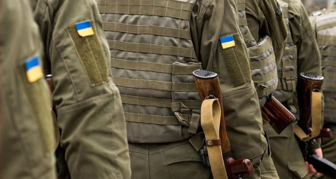 Украинский депутат переправил за границу 74 уклониста под видом волонтеров Украинский депутат переправил за границу 74 уклониста под видом волонтеров
