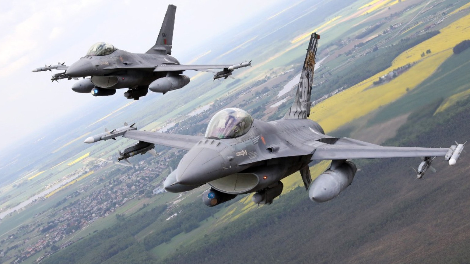 F 16 на Украине будут использовать дороги для взлета и посадки – эксперт Стариков F 16 на Украине будут использовать дороги для взлета и посадки – эксперт Стариков