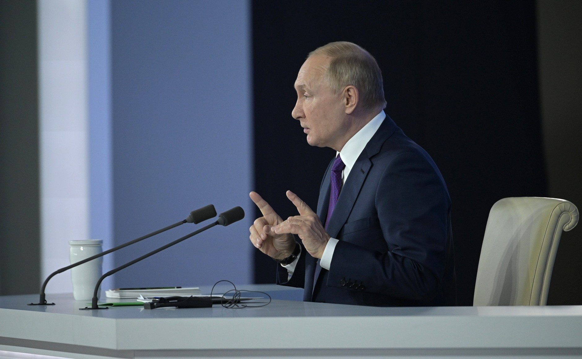 Путин поручил срочно заняться оказанием помощи пострадавшим жителям Курской области Путин поручил срочно заняться оказанием помощи пострадавшим жителям Курской области
