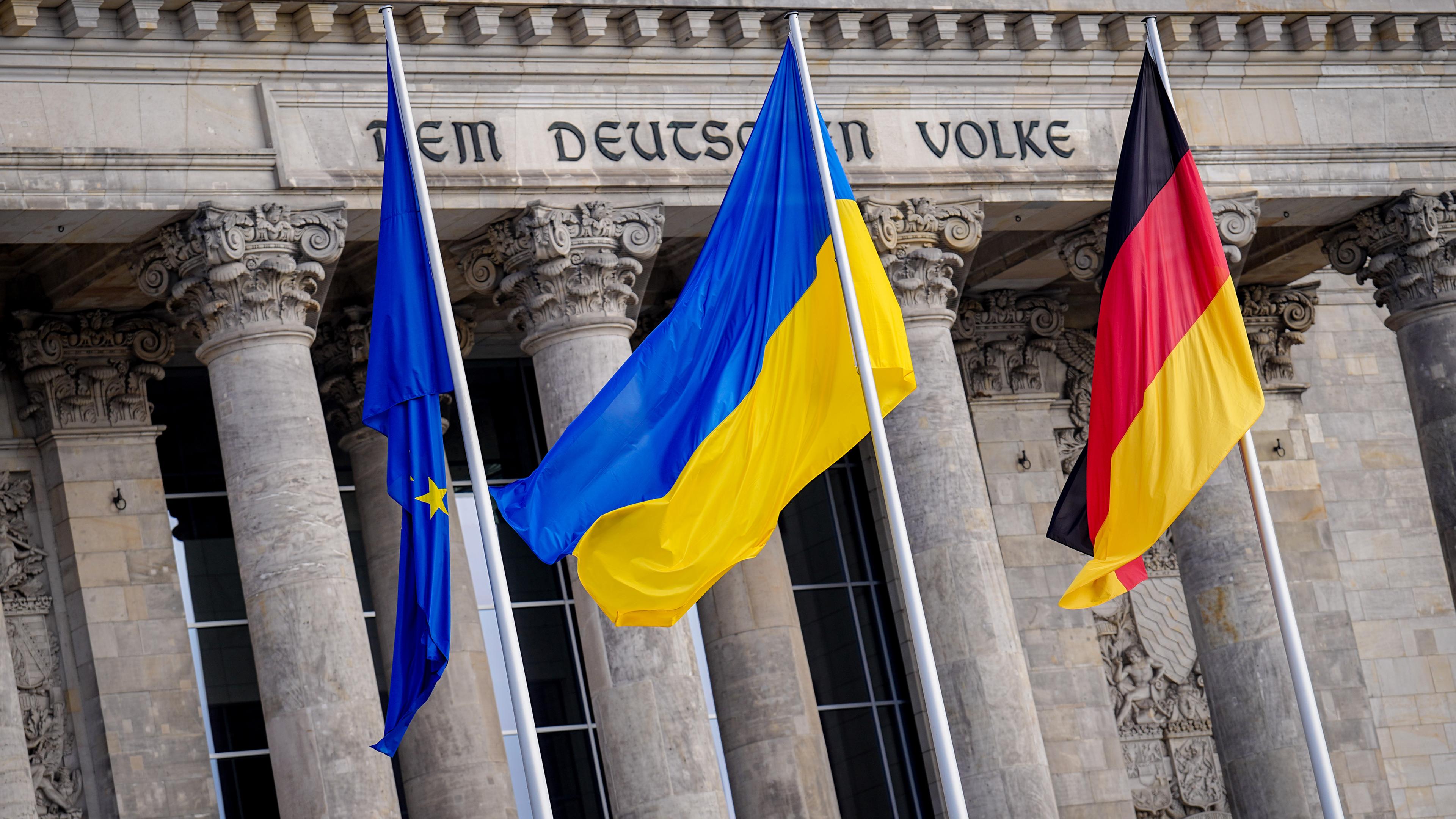ФРГ остановит поддержку Украины из-за диверсий на «Северных потоках» – UnHerd ФРГ остановит поддержку Украины из-за диверсий на «Северных потоках» – UnHerd