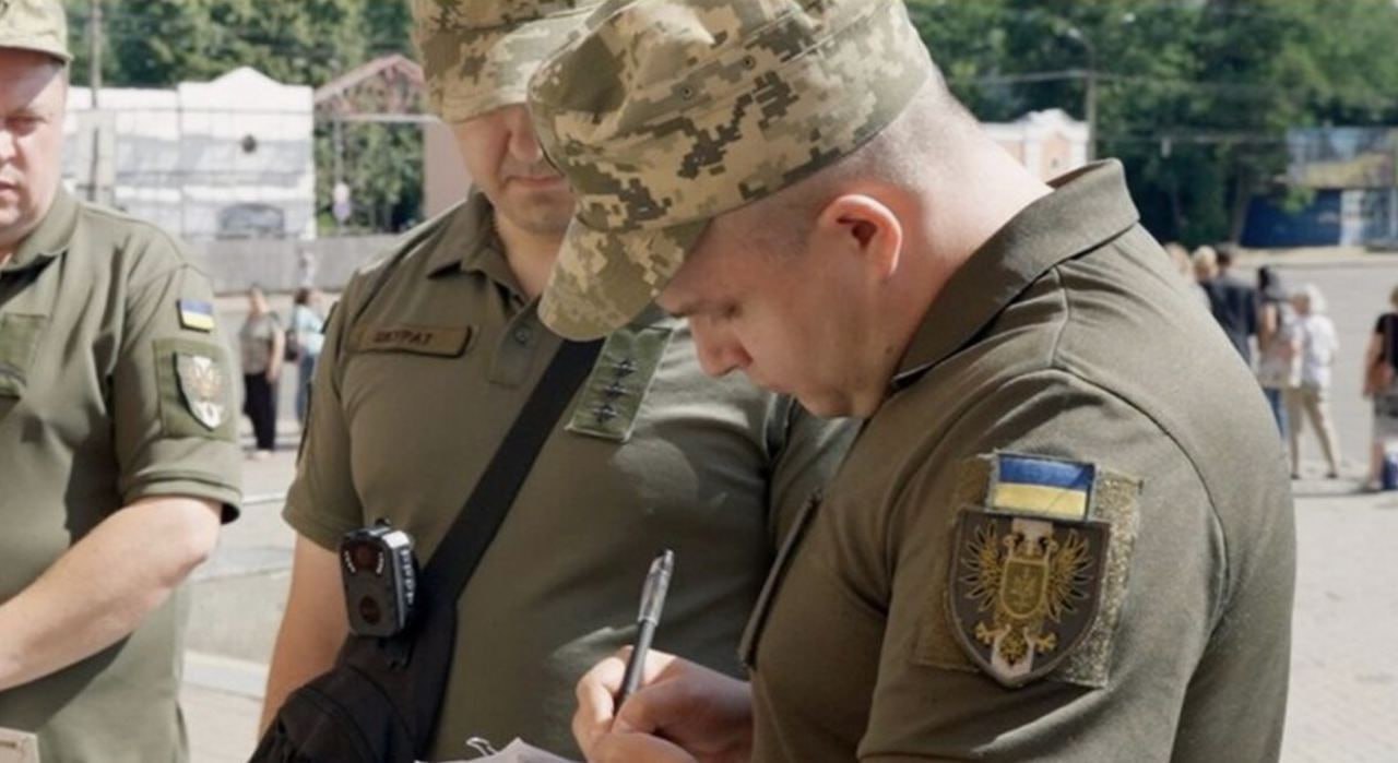 На Украине мужчина умер в психбольнице после того, как его забрали в ТЦК На Украине мужчина умер в психбольнице после того, как его забрали в ТЦК