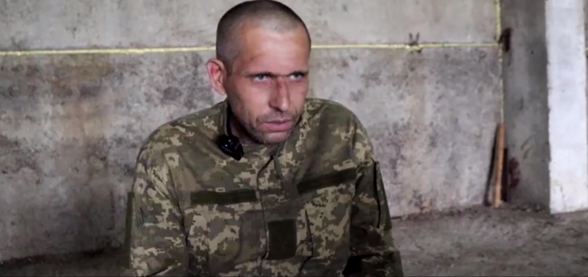 Пленный украинский военный рассказал, как его пытались расстрелять сослуживцы Пленный украинский военный рассказал, как его пытались расстрелять сослуживцы