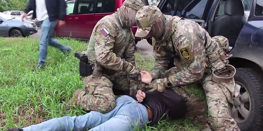 Сотрудники ФСБ задержали пособника украинских спецслужб в Омске Сотрудники ФСБ задержали пособника украинских спецслужб в Омске