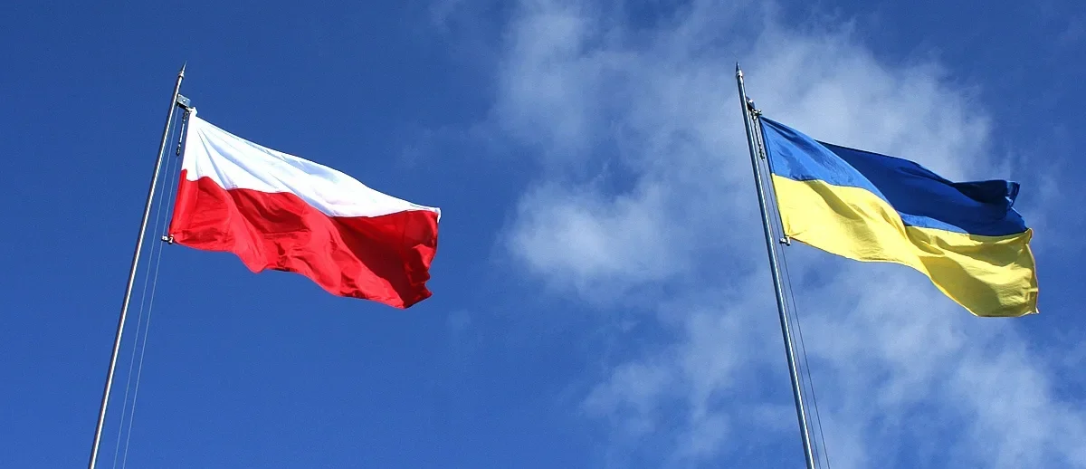 Польша отказалась от идеи сбивать российские ракеты над Украиной Польша отказалась от идеи сбивать российские ракеты над Украиной