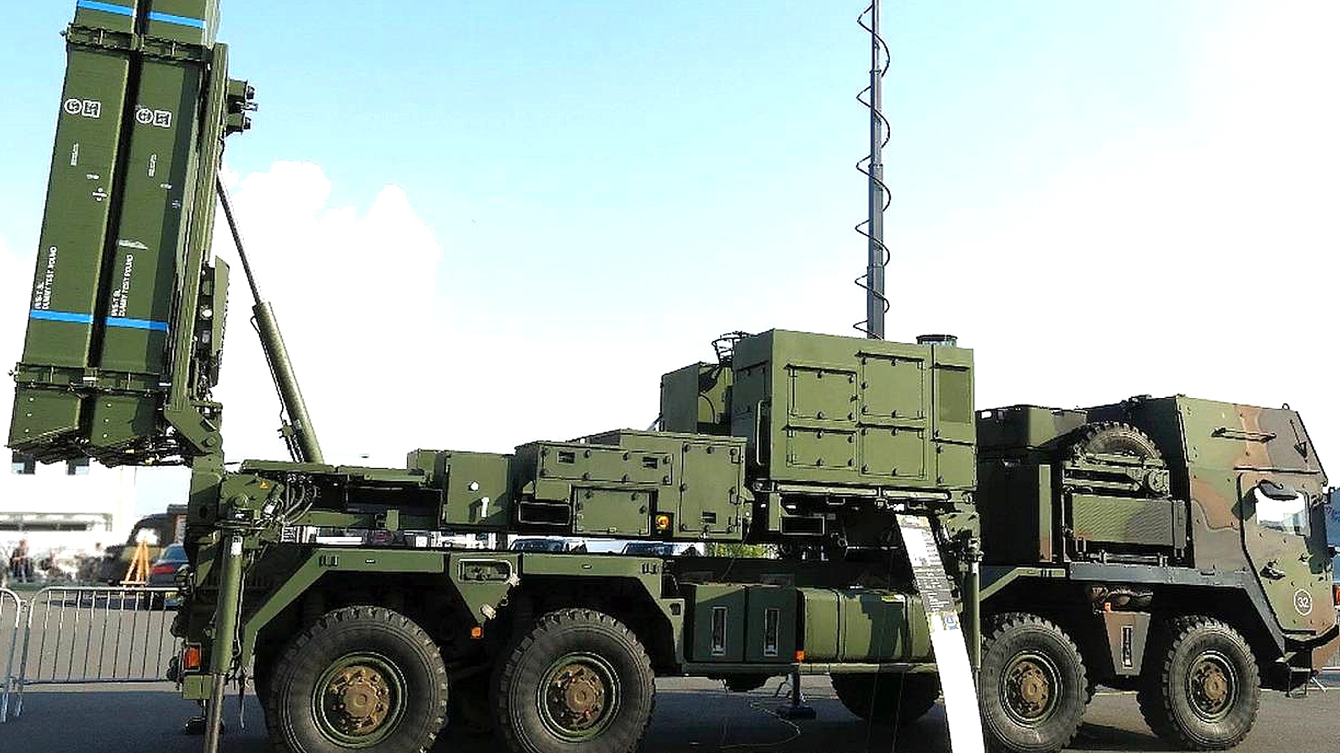 ФРГ планирует передать Украине шесть ЗРК IRIS-T SLM – Reuters ФРГ планирует передать Украине шесть ЗРК IRIS-T SLM – Reuters