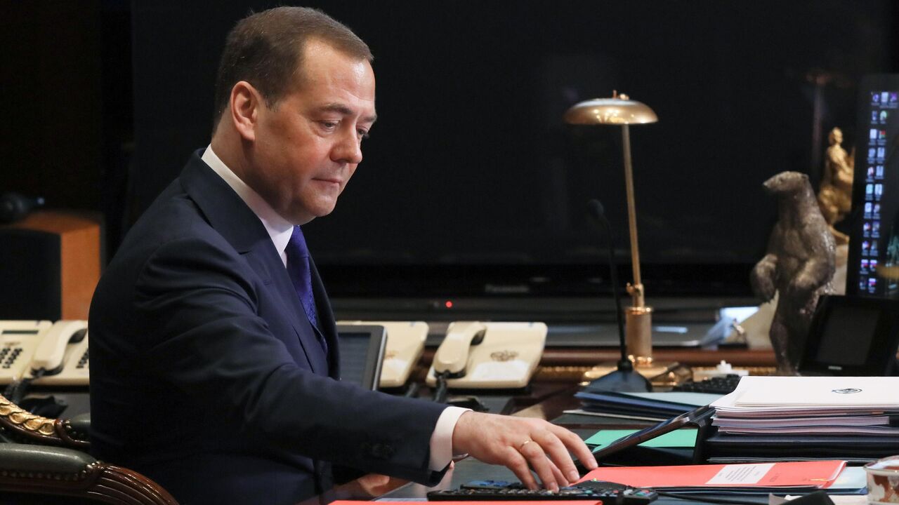 Дмитрий Медведев: Снимут ли с России санкции? Дмитрий Медведев: Снимут ли с России санкции?