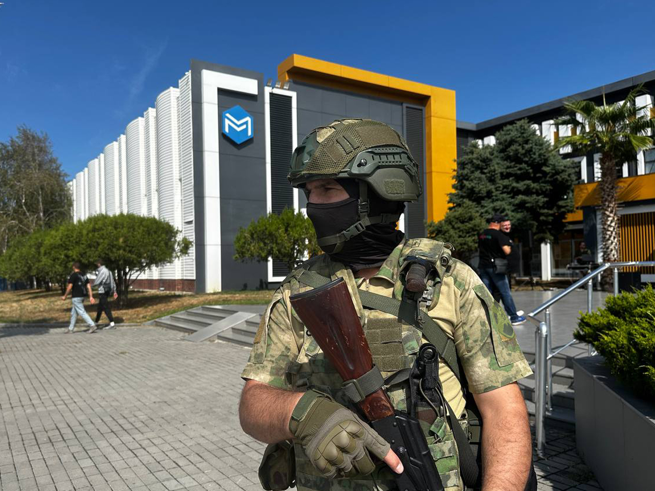 Росгвардейцы обеспечили безопасность ярмарки некоммерческих организаций в Запорожской области Росгвардейцы обеспечили безопасность ярмарки некоммерческих организаций в Запорожской области
