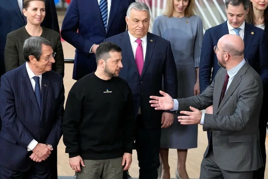 Из-за Венгрии ЕС не может дать Киеву денег безвозмездно