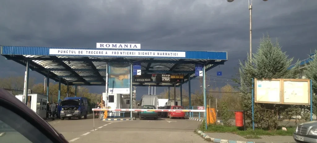 На Украине сотрудник полиции переправлял военнообязанных в Румынию На Украине сотрудник полиции переправлял военнообязанных в Румынию