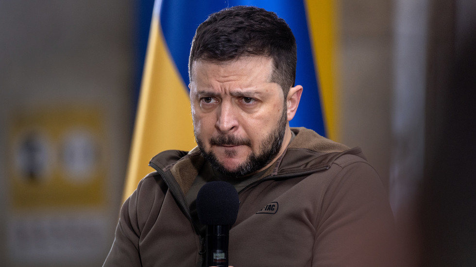 Украина на грани краха государственности по вине Зеленского – журналист Боуз Украина на грани краха государственности по вине Зеленского – журналист Боуз
