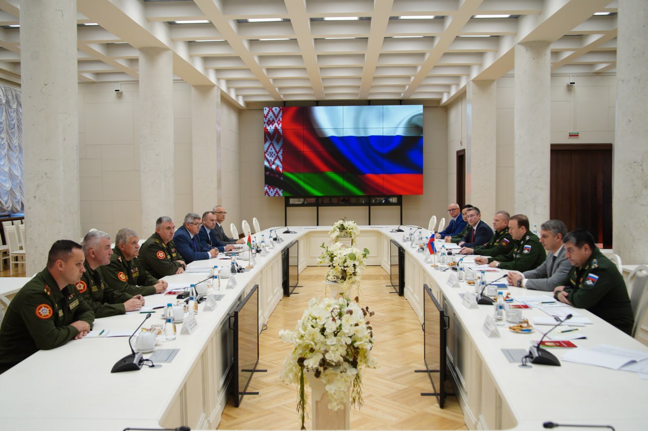 Делегация МО РФ в Минске обсудила взаимодействие с белорусскими коллегами Делегация МО РФ в Минске обсудила взаимодействие с белорусскими коллегами