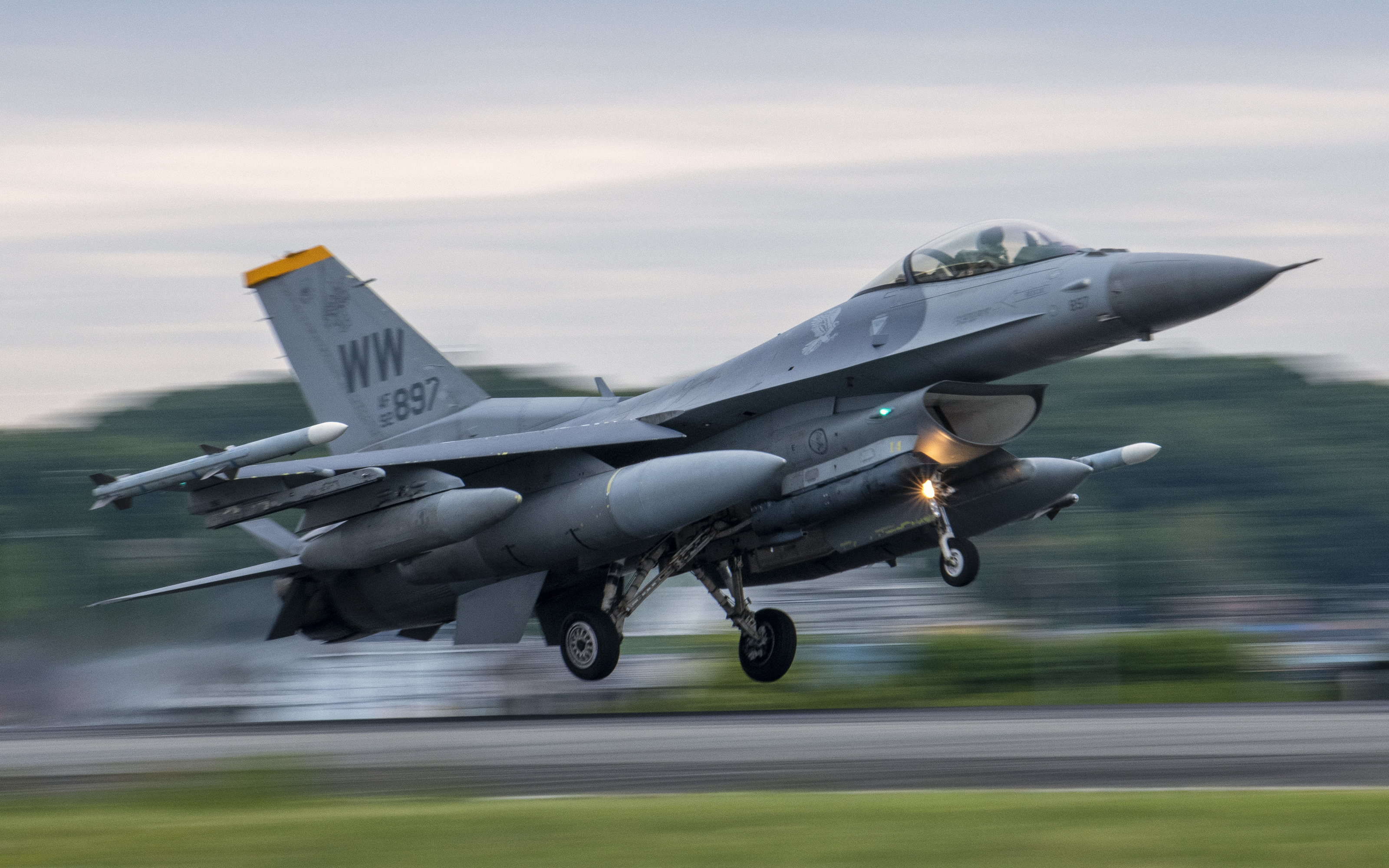 Нидерланды передали Киеву устаревшие самолеты F 16 Нидерланды передали Киеву устаревшие самолеты F 16