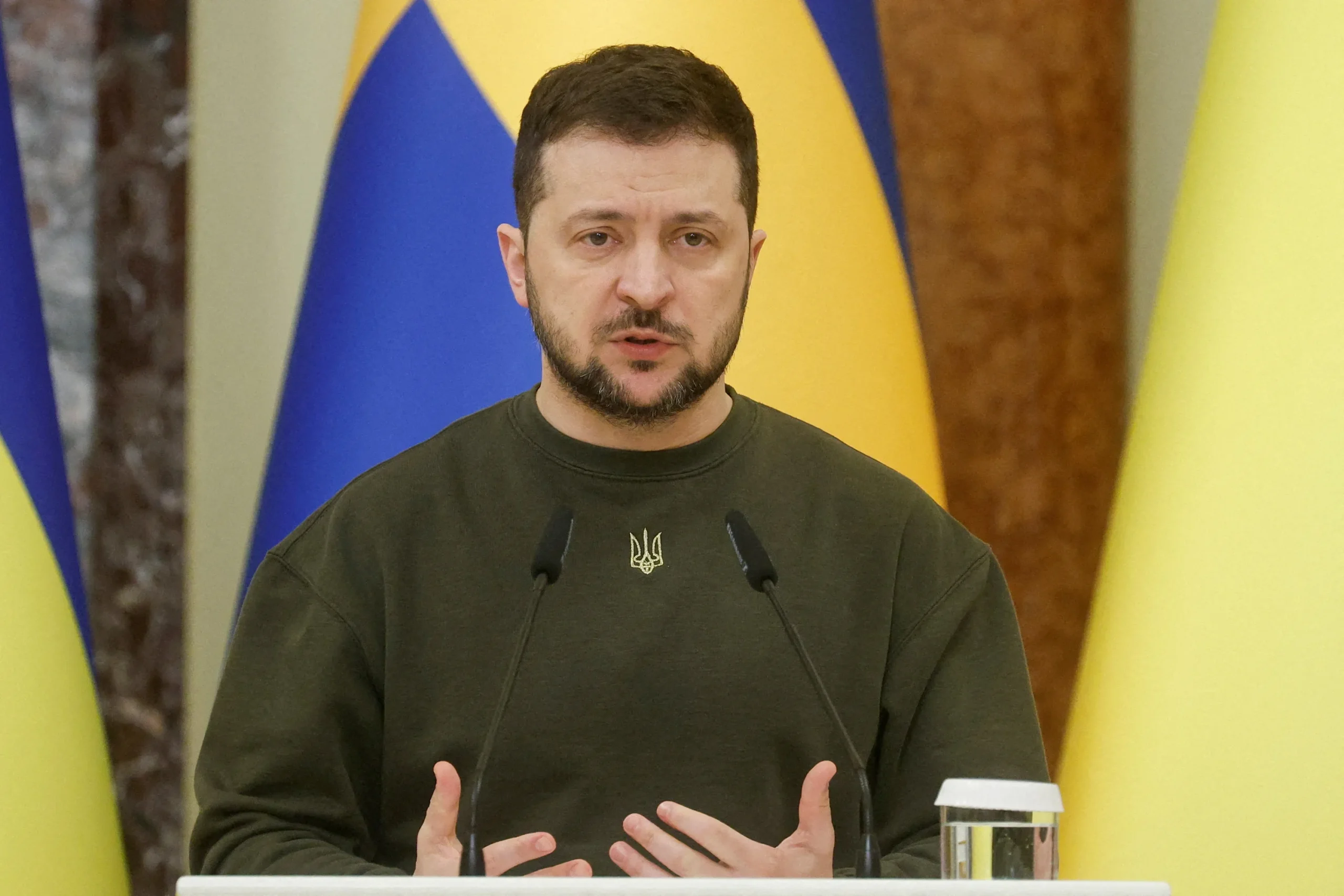 Зеленский сбежит в США после поражения Киева – Макгрегор Зеленский сбежит в США после поражения Киева – Макгрегор