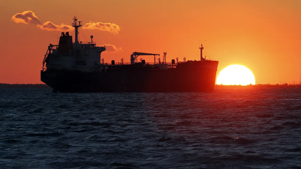 США признают, что план лишить Россию доходов от нефти провалился США признают, что план лишить Россию доходов от нефти провалился