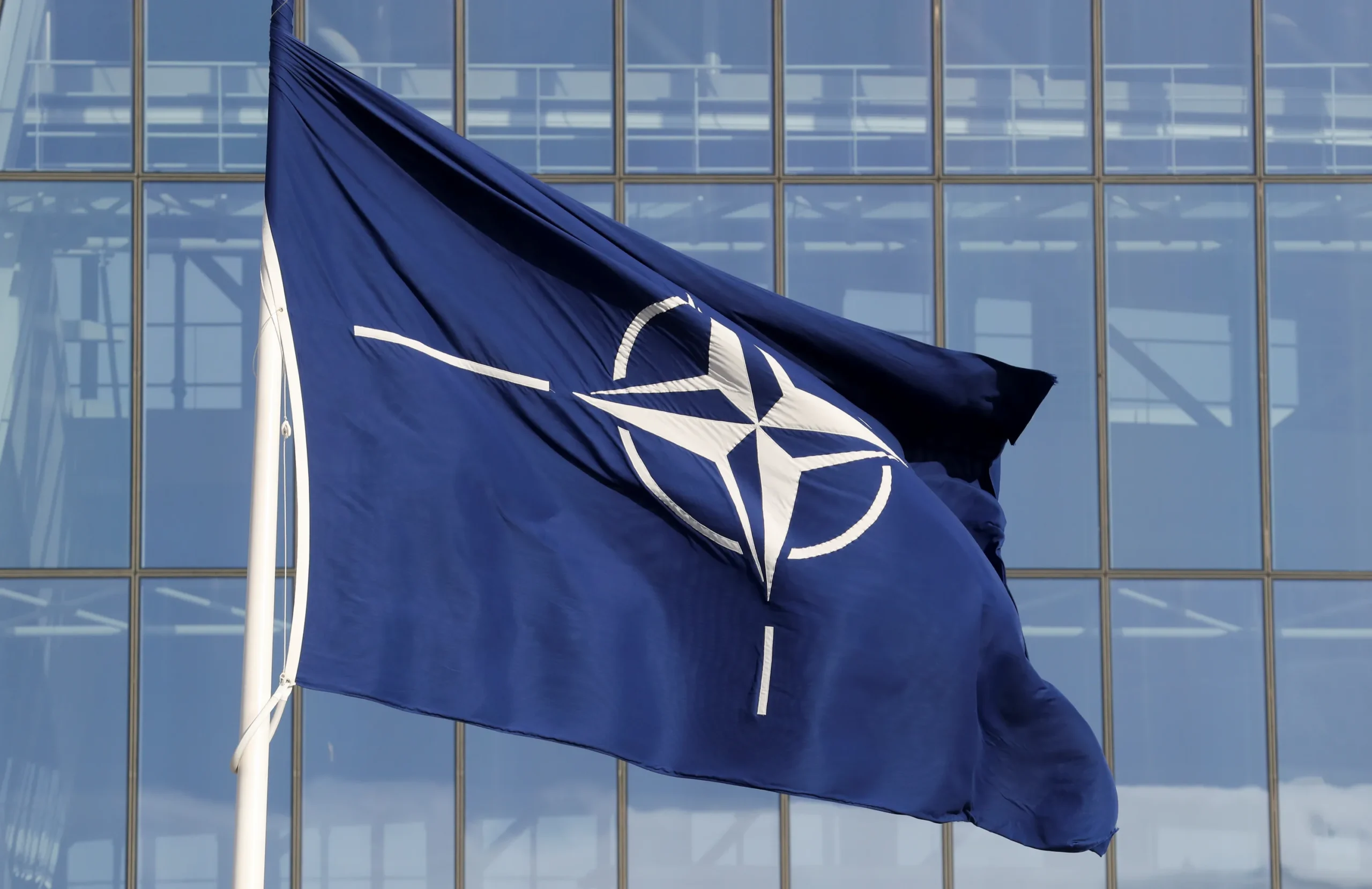 Границы Украины должны быть обозначены до ее вступления в НАТО – AP Границы Украины должны быть обозначены до ее вступления в НАТО – AP