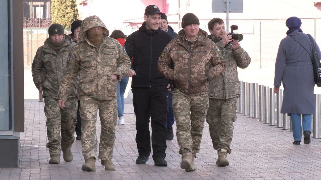 Рейды ТЦК на Украине свидетельствуют о назревшем расколе в обществе – NYT Рейды ТЦК на Украине свидетельствуют о назревшем расколе в обществе – NYT