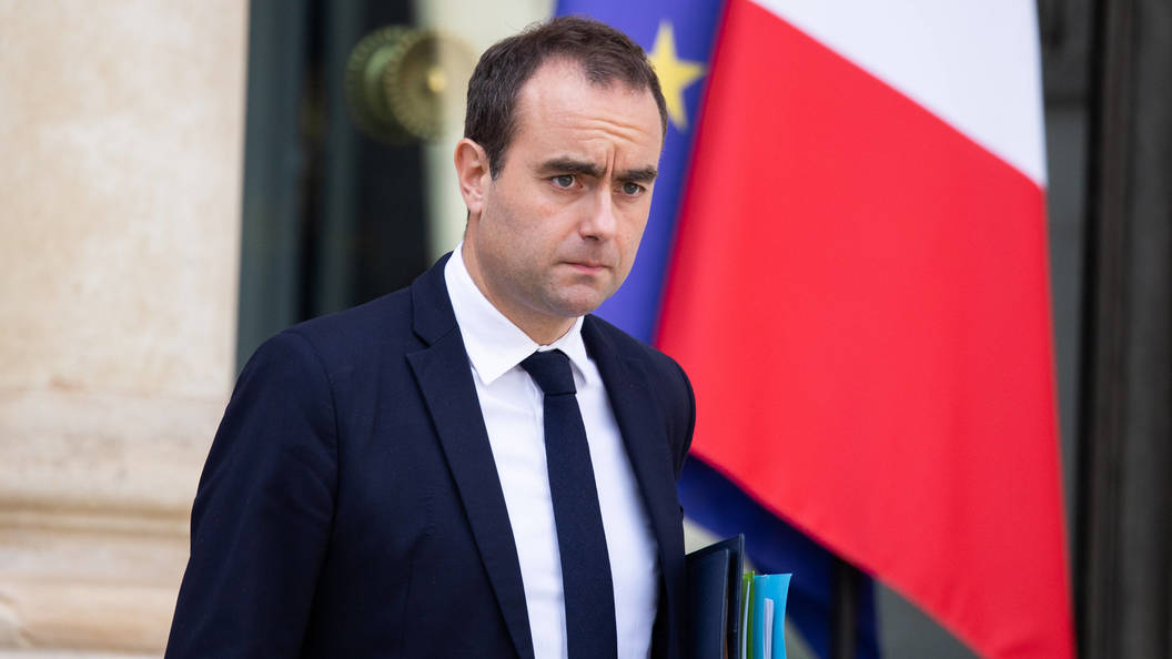 Глава МО Франции Лекорню предложил обсудить размещение сил сдерживания на Украине Глава МО Франции Лекорню предложил обсудить размещение сил сдерживания на Украине