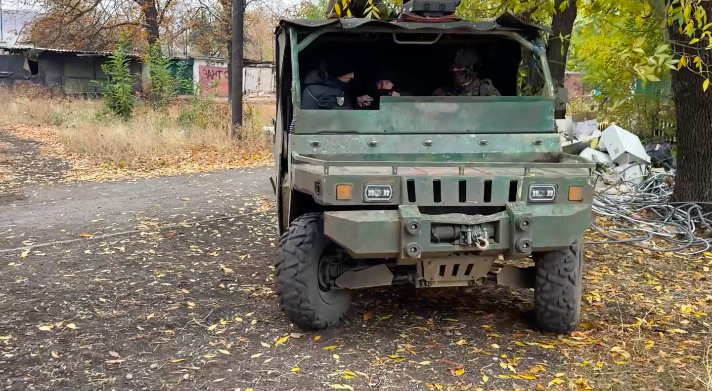 Военные ВС РФ эвакуировали мирных жителей из освобожденного Украинска Военные ВС РФ эвакуировали мирных жителей из освобожденного Украинска