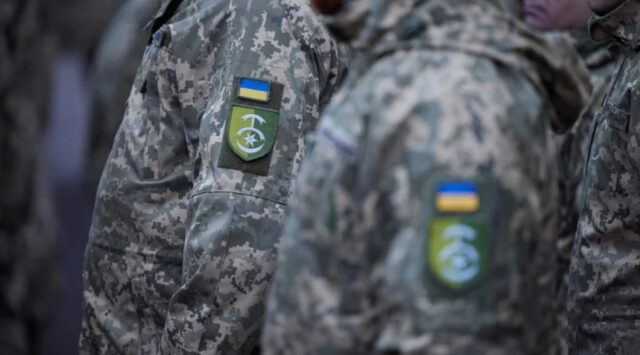 Командир ВСУ призвал бить украинцев, которые не хотят воевать Командир ВСУ призвал бить украинцев, которые не хотят воевать