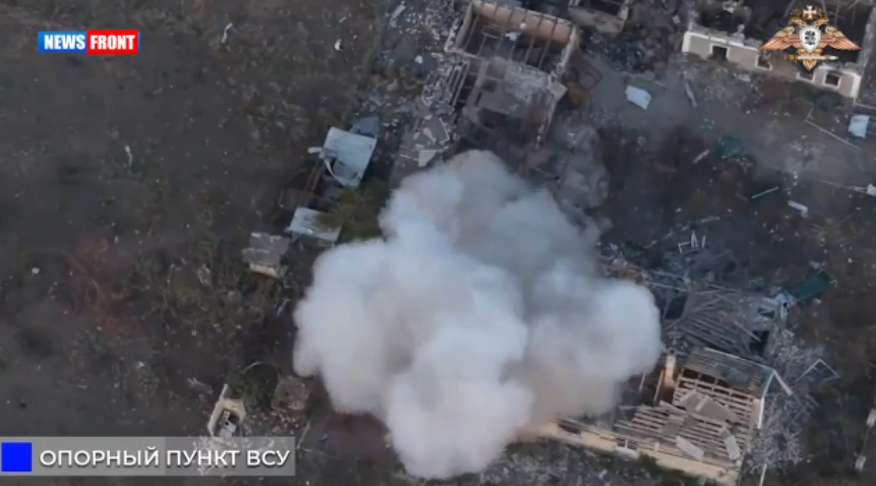 Операторы FPV-дронов из состава Южной группировки войск ВС РФ уничтожили опорный пункт ВСУ Операторы FPV-дронов из состава Южной группировки войск ВС РФ уничтожили опорный пункт ВСУ