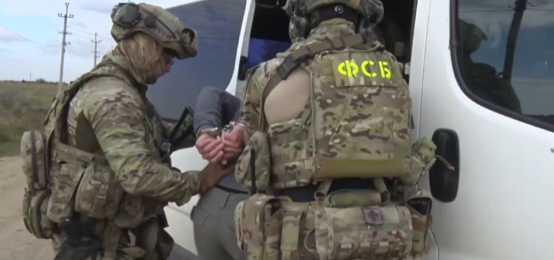 Сотрудники ФСБ задержали украинского пособника в Херсонской области Сотрудники ФСБ задержали украинского пособника в Херсонской области
