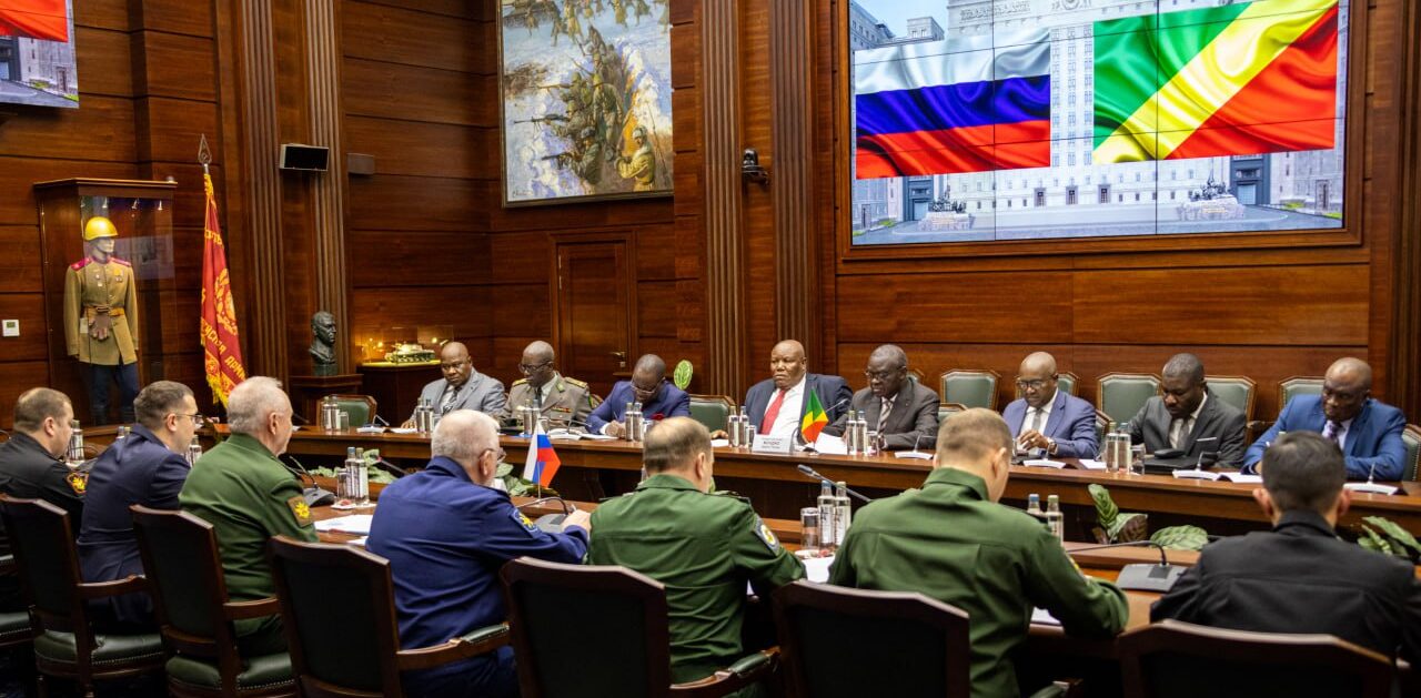 Конго и Россия подписали меморандум о сотрудничестве в военно-морской области Конго и Россия подписали меморандум о сотрудничестве в военно-морской области
