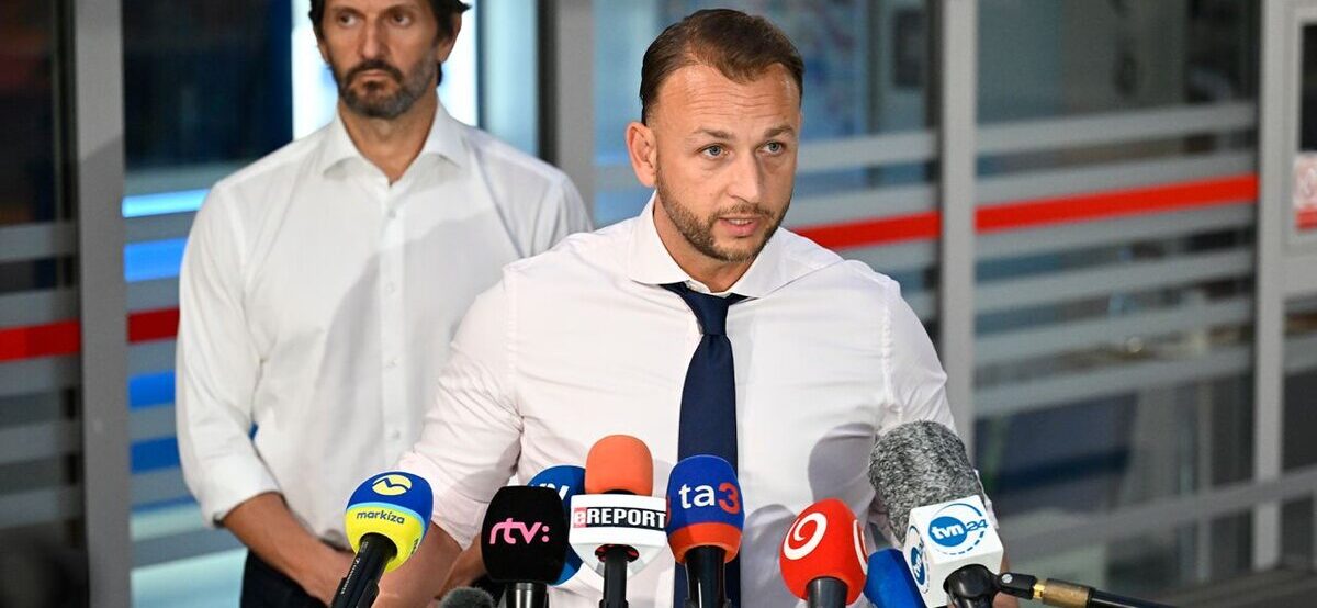 В Словакии расследуют правомерность дарения вооружения Украине В Словакии расследуют правомерность дарения вооружения Украине
